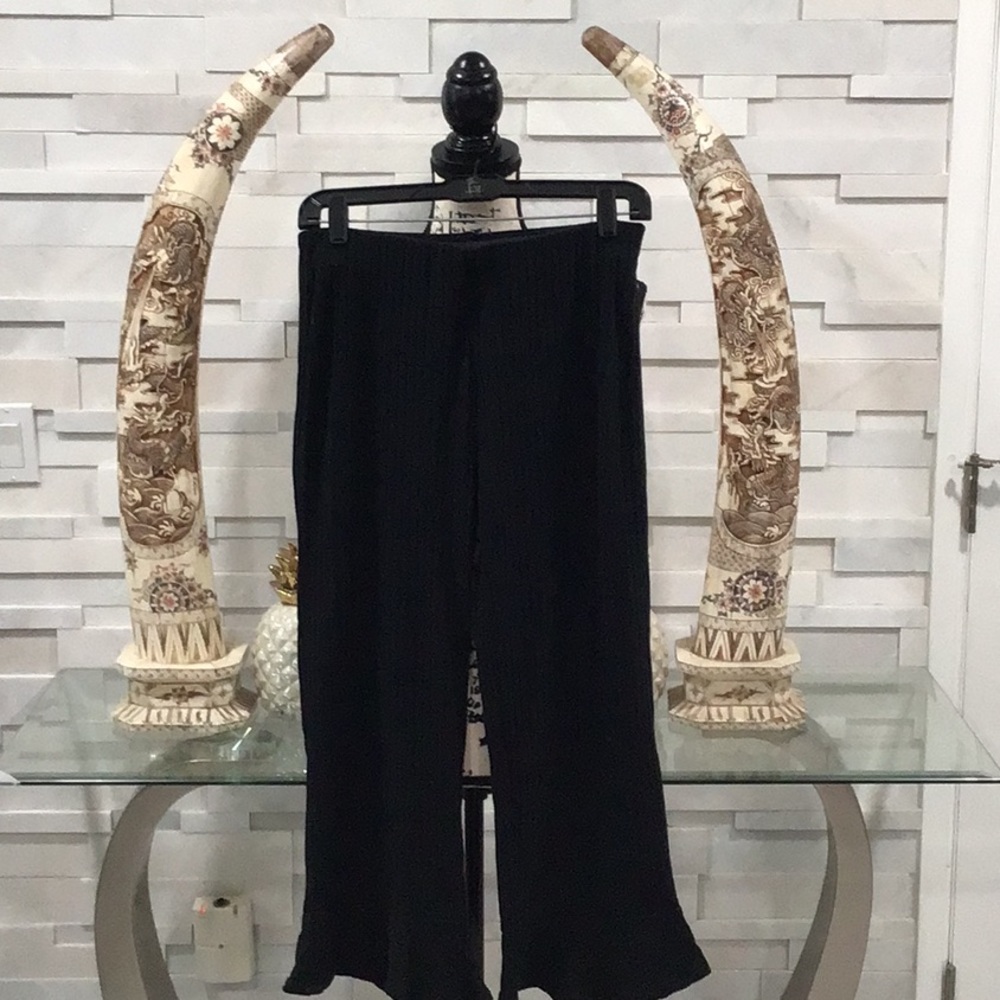 🆕 ZARA Textured Pull-On Knit Capri Pants Ruffle Hem Elastic Waist Calf Length
